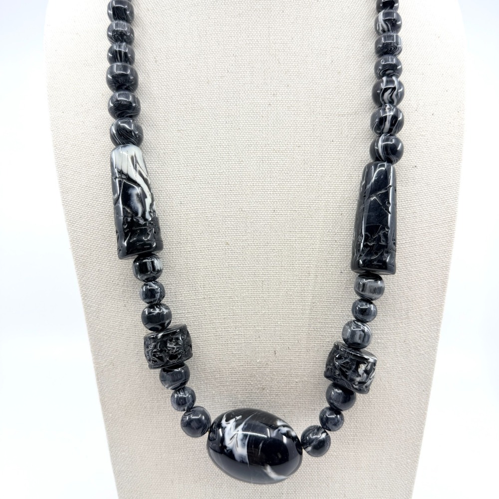 Vintage Black White Marbled Resin Bead Statement Necklace Chunky Retro Goth 90s